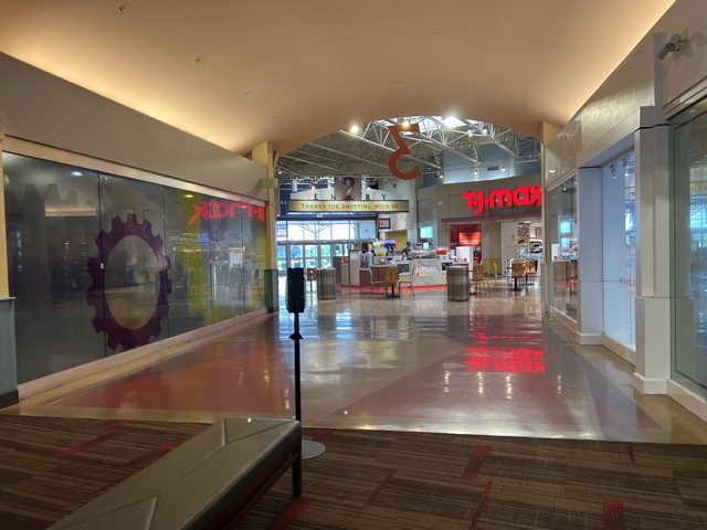 Great Lakes Crossing Outlets - Aug 7 2022 Photo (newer photo)